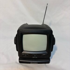 Sylvania SRT068K Portable Black & White TV with AM/FM Radio – Vintage – Untested